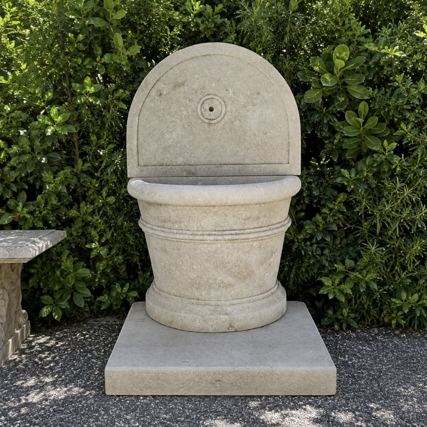 Wall Fountain Pesquiers
