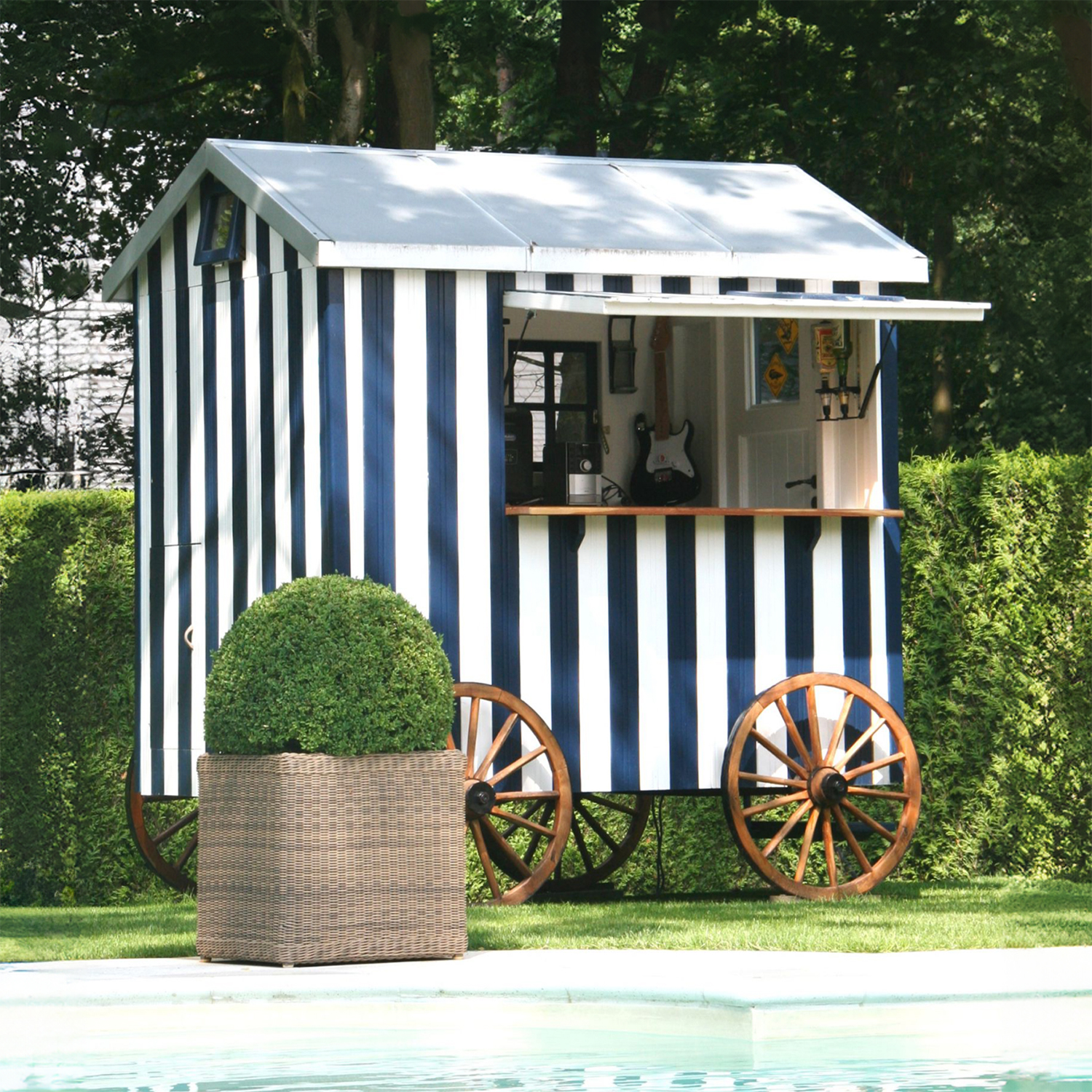 European Seaside-Inspired Pinewood Beach Cabin Bar