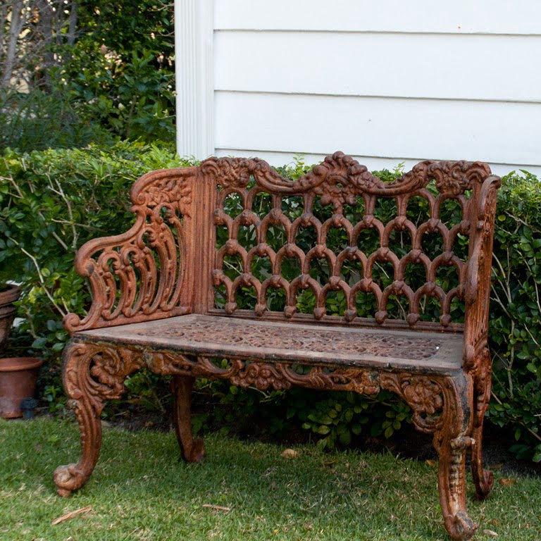 20th Century English Antique Cast Iron Garden Bench Attributed to Carron Foundry