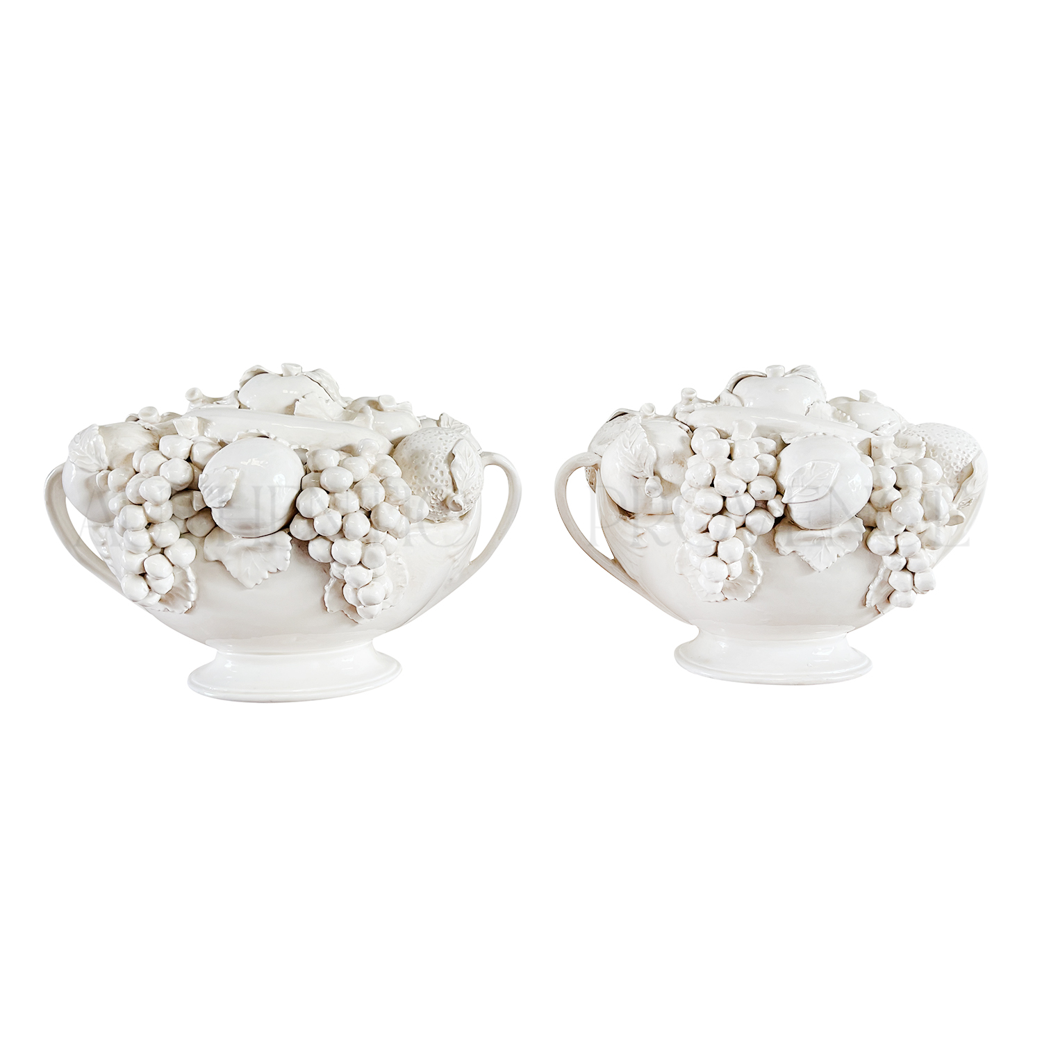 20th Century Italian Pair of Cestini Medi con Frutta – Vintage Ceramic Vases