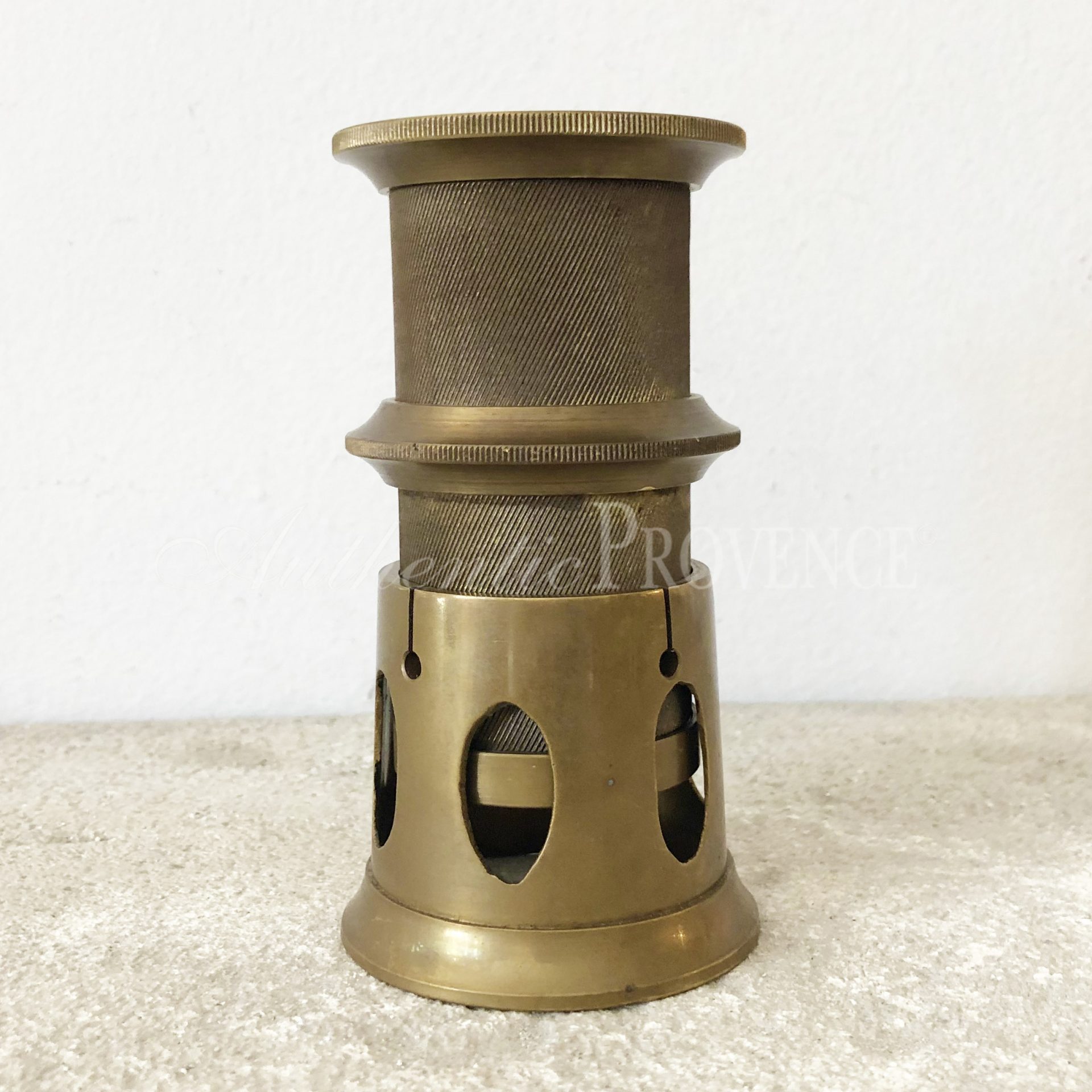 English Magnifying Glass