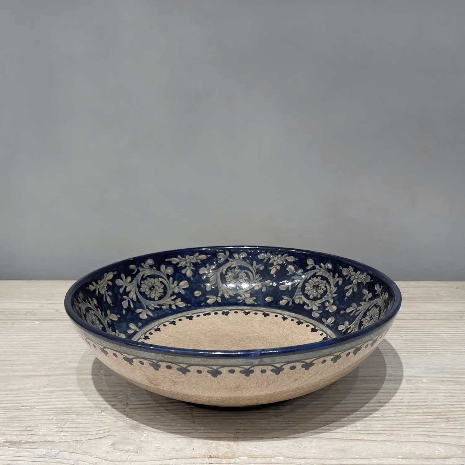 Round Bowl Majolica