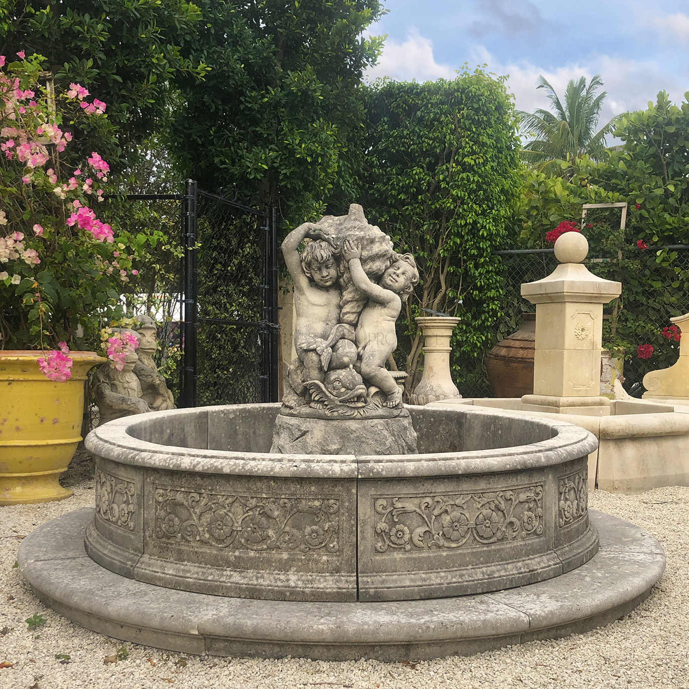 Fontana Arona Circular Garden Fountain in Limestone
