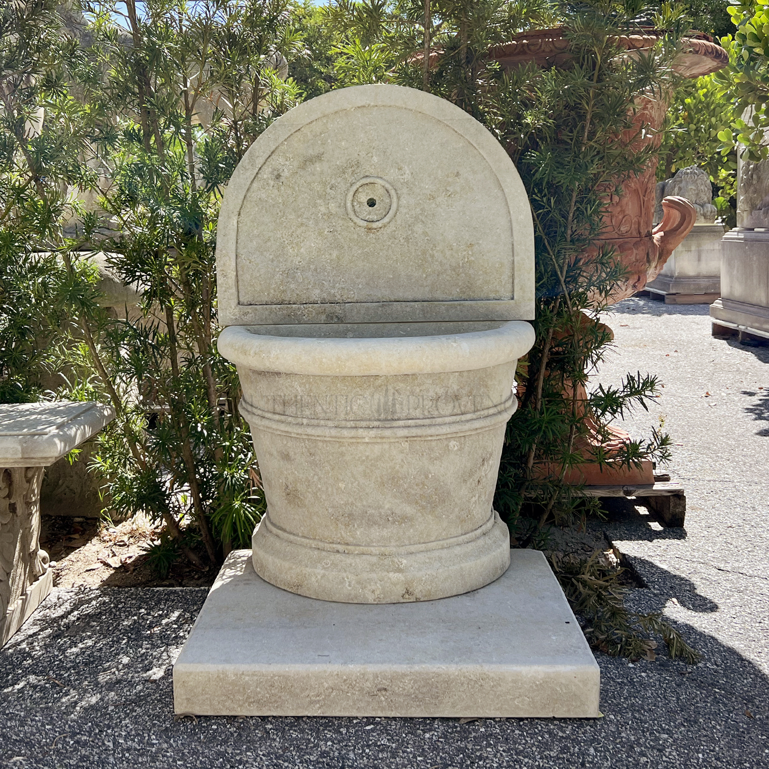 Wall Fountain Pesquiers