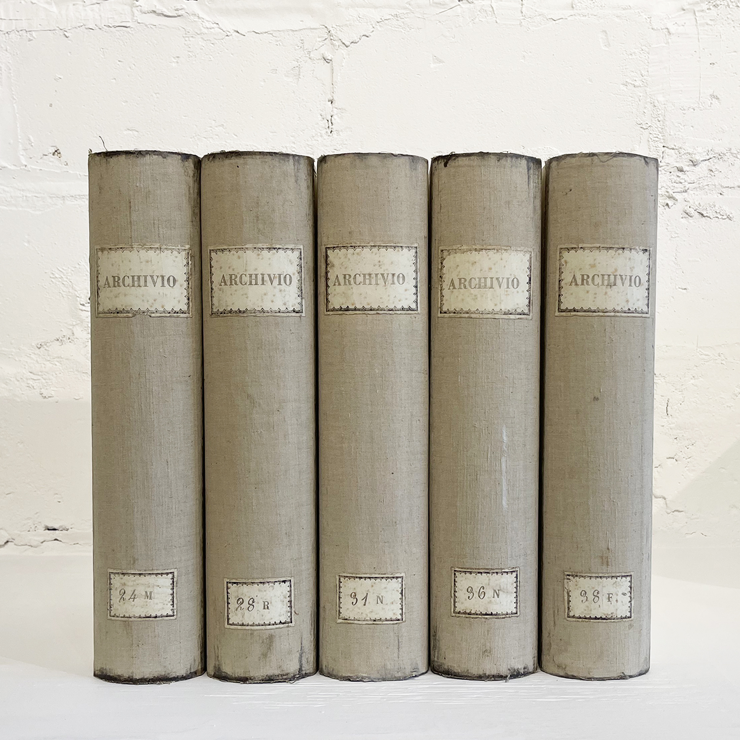 Vintage Decor Book Lino