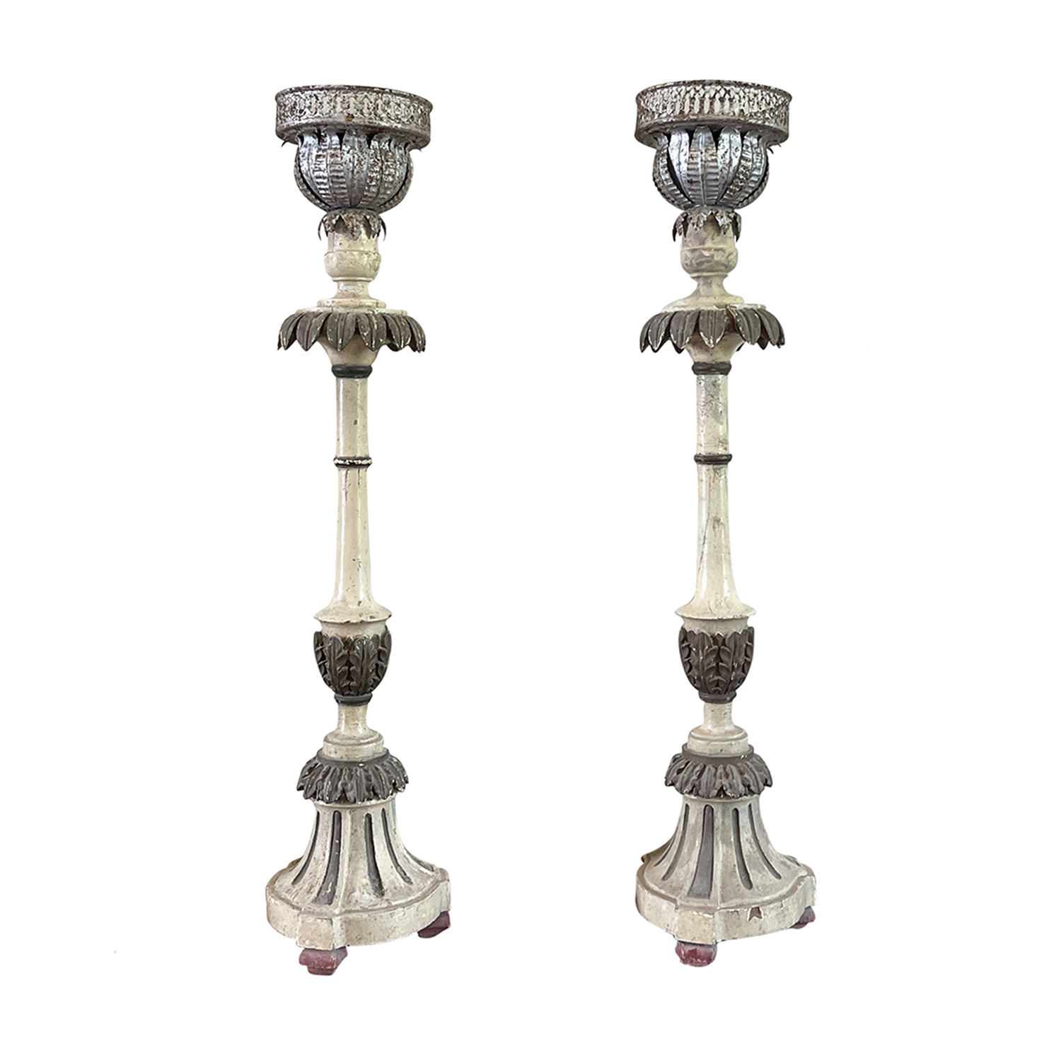 19th Century White-Grey Scandinavian Set of Two Gustavian Pinewood Candlesticks