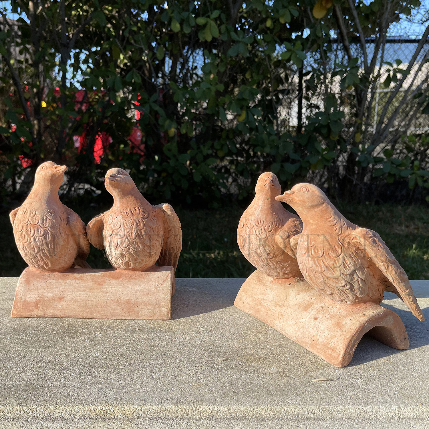 Pair of Pigeons Tile