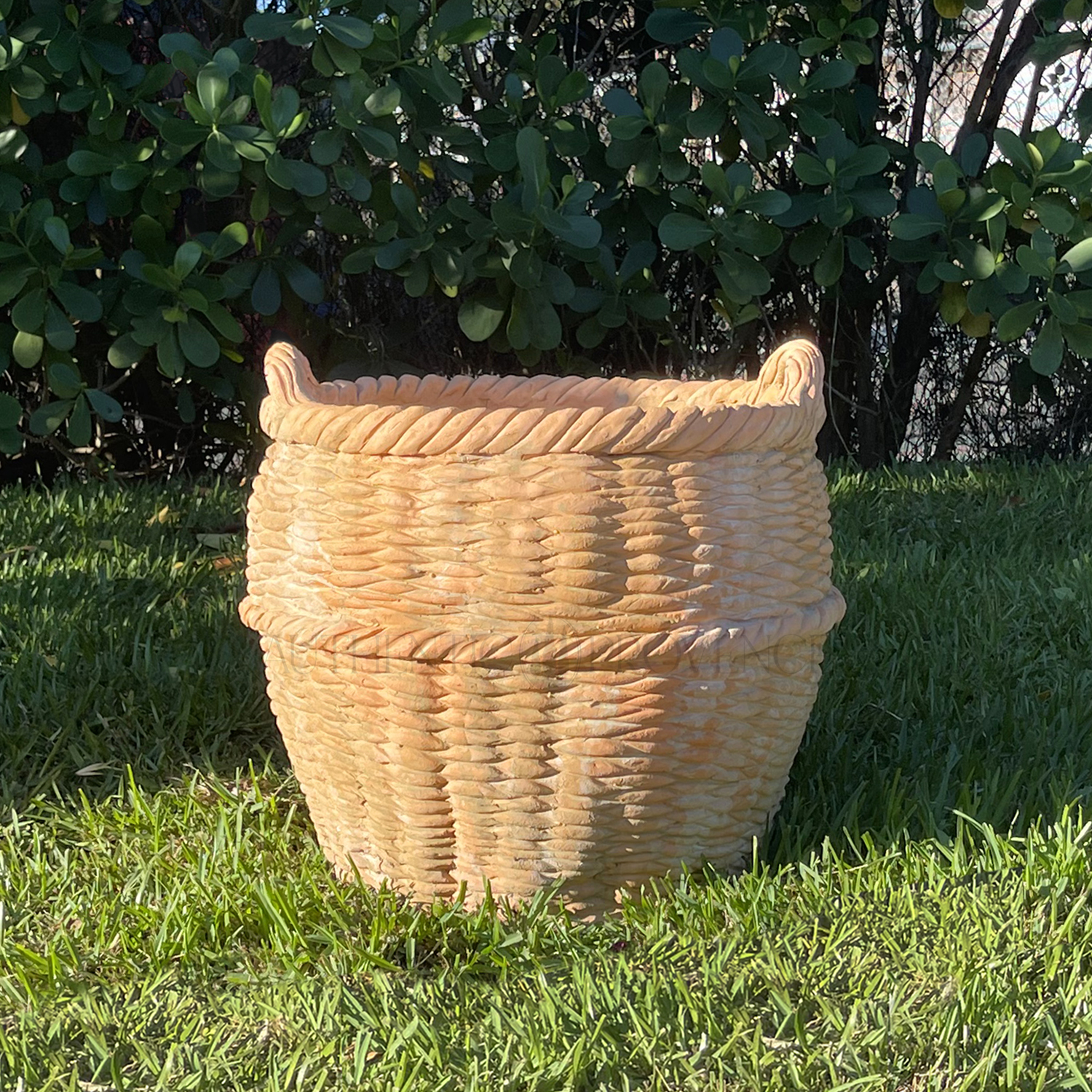 Terra Cotta Basket Champagne – Planter