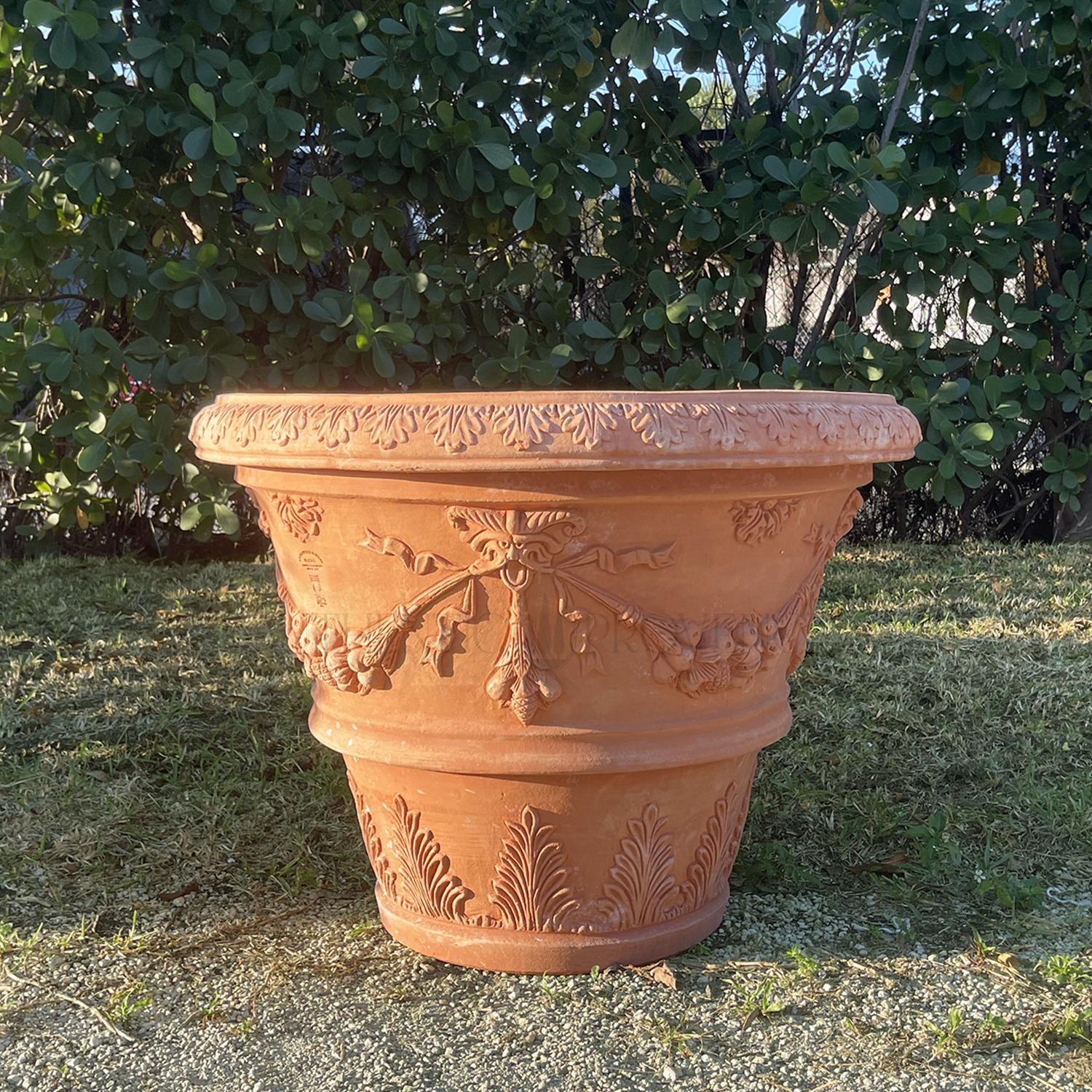Tuscan Garden Planter with Swags